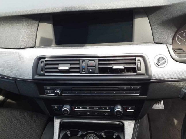BMW 5-Series Touring 523i M Sport 2011