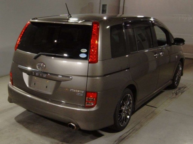 Toyota Isis 1.8 Platana limited 2010