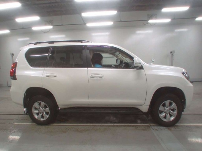 Toyota Land Cruiser Prado 2.7 TX L Package 4WD  5 seaters 2019