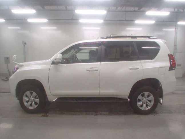 Toyota Land Cruiser Prado 2.7 TX L Package 4WD  5 seaters 2019