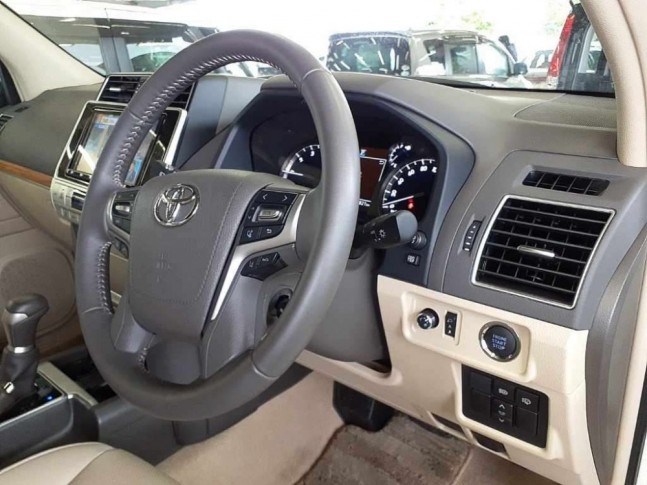 Toyota Land Cruiser Prado 2.7 TX L Package 4WD  5 seaters 2019