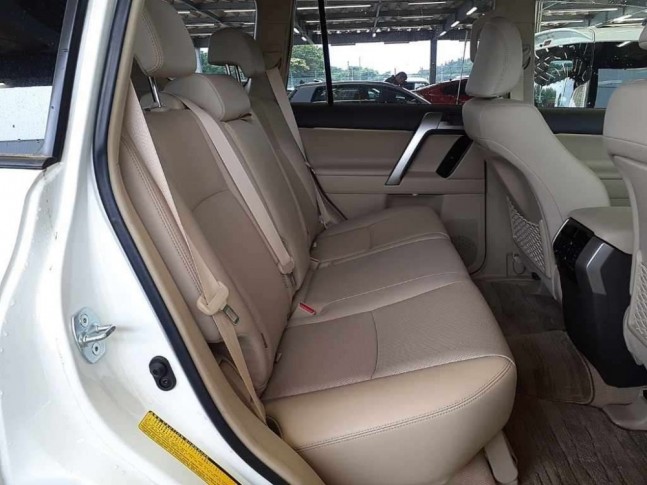 Toyota Land Cruiser Prado 2.7 TX L Package 4WD  5 seaters 2019