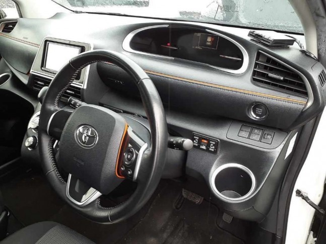 Toyota Sienta 1.5 G 2020