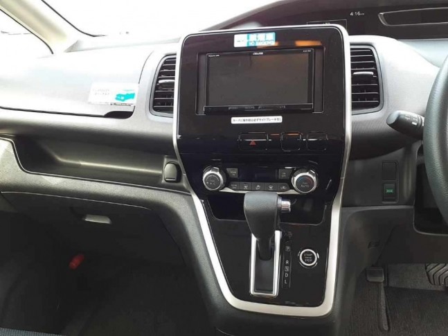 Nissan Serena 2.0 X Hybrid 2019