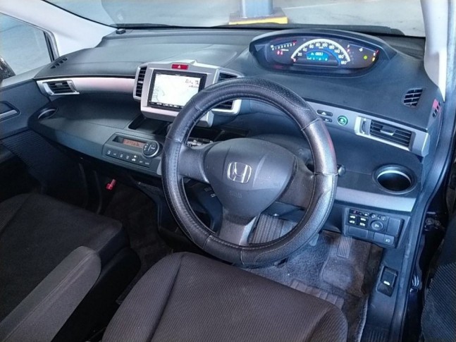 Honda Freed 1.5 G Aero 8 Seater 2011