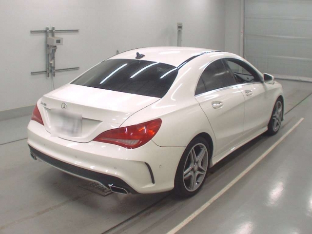 Mercedes-Benz CLA-Class CLA 180 AMG Line 2015
