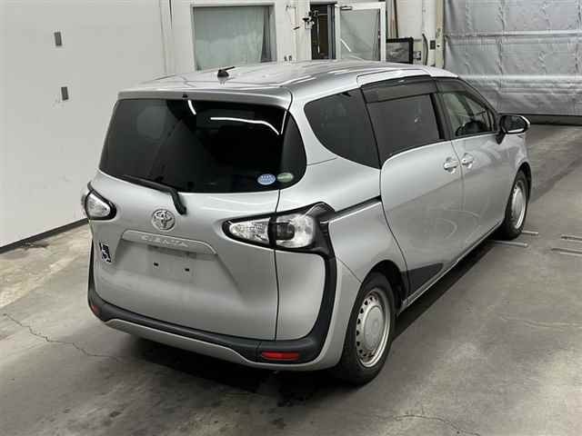 Toyota Sienta 1.5 X 2016