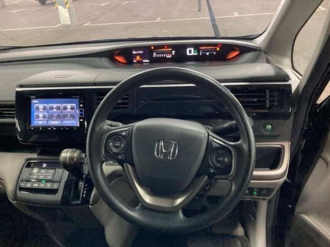 Honda Stepwgn 1.5 B Honda Sensing 7 seater 2019