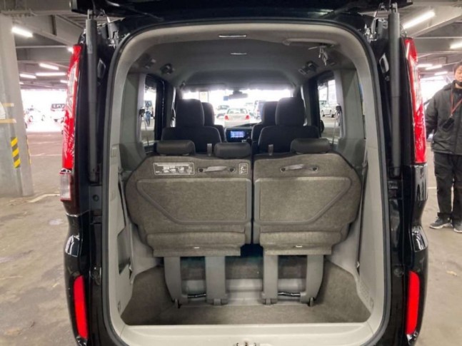 Honda Stepwgn 1.5 B Honda Sensing 7 seater 2019