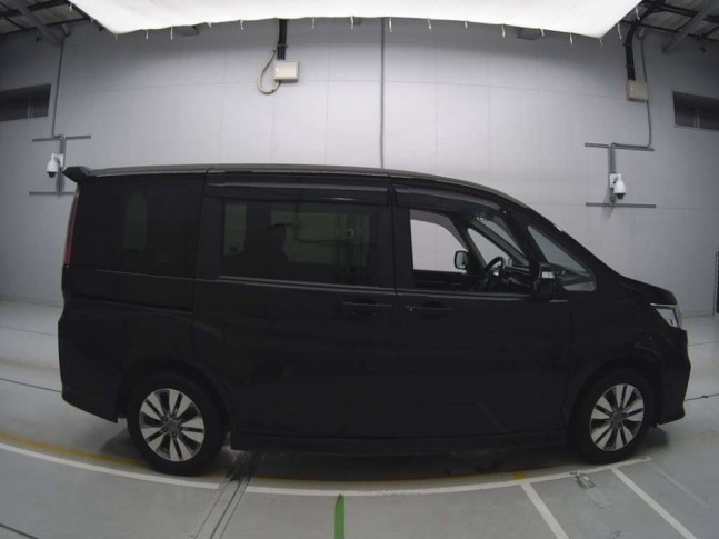 Honda Stepwgn 1.5 Spada Honda Sensing 7 seater 4WD 2017