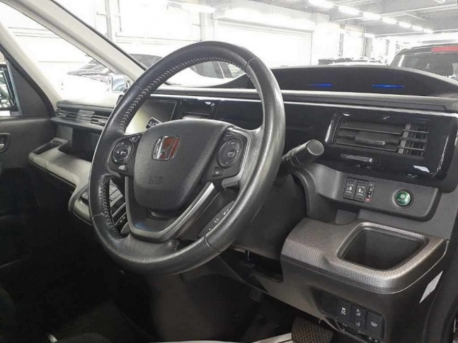 Honda Stepwgn 1.5 Spada Honda Sensing 7 seater 4WD 2017