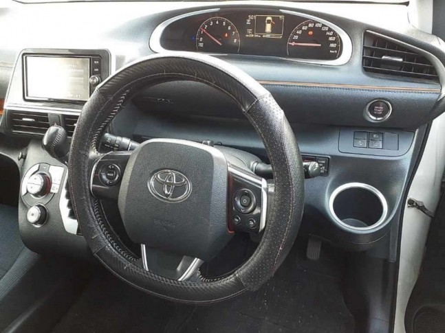 Toyota Sienta 1.5 G 4WD 2017