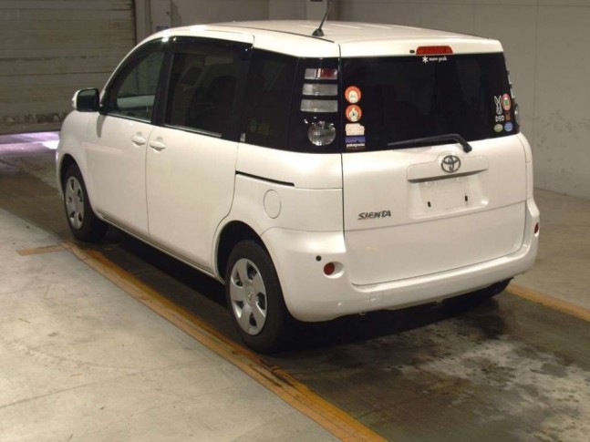 Toyota Sienta 1.5 X limited 2009