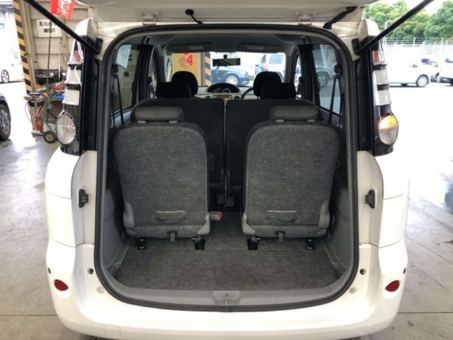 Toyota Sienta 1.5 X limited 2009