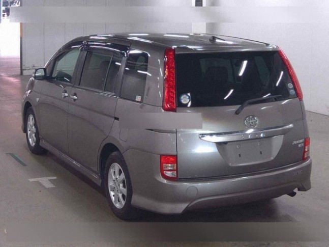 Toyota Isis 1.8 Platana limited 2010