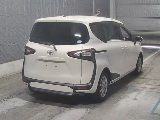 Toyota Sienta 1.5 G Welcab wheelchair spec 2016