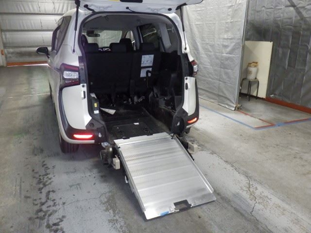 Toyota Sienta 1.5 G Welcab wheelchair spec 2016