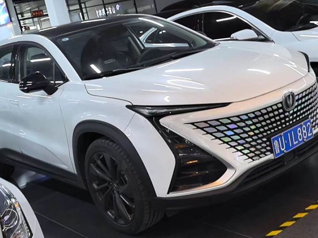 Changan UNI-T 1.5 AMT Premium Sport 2021