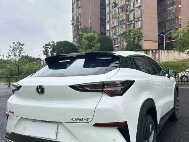 Changan UNI-T 1.5 AMT Premium Sport 2021
