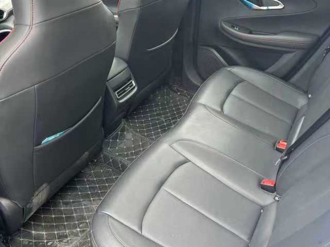 Changan UNI-T 1.5 AMT Premium Sport 2021