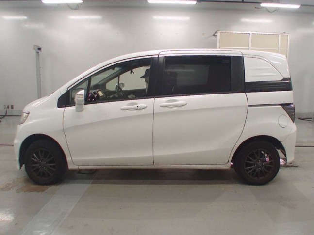 Honda Freed Spike 1.5 G Just Selection 4WD 2015