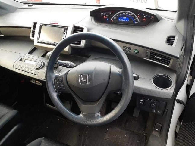 Honda Freed Spike 1.5 G Just Selection 4WD 2015