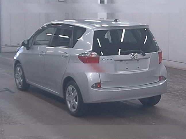 Toyota Ractis 1.5 G 2013