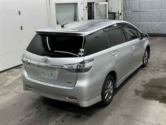 Toyota Wish 1.8 S 4WD 2013