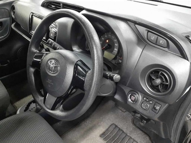 Toyota Vitz 1.0 F 2018