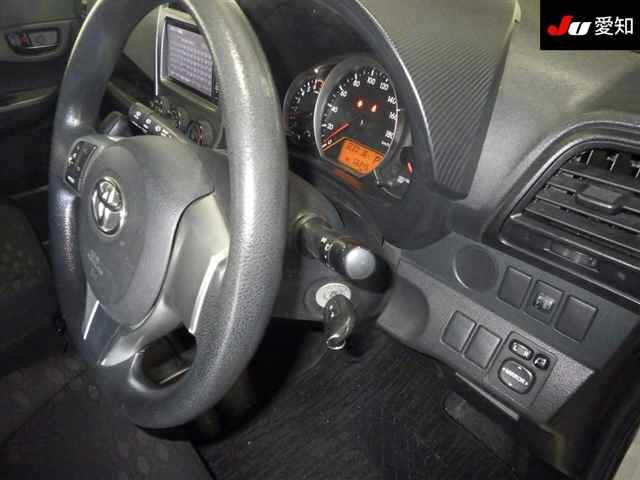 Toyota Ractis 1.3 X 2013