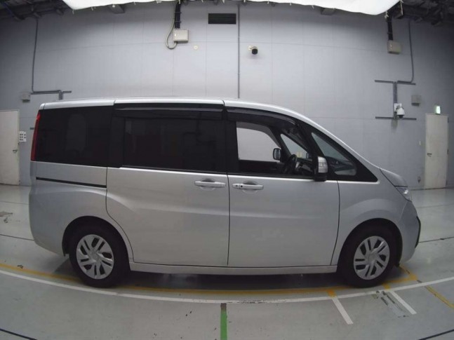 Honda Stepwgn 1.5 G Honda Sensing 7 seater 2021
