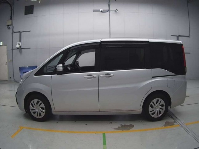 Honda Stepwgn 1.5 G Honda Sensing 7 seater 2021