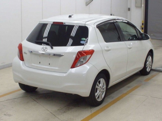 Toyota Vitz 1.0 F Smile Edition 2012