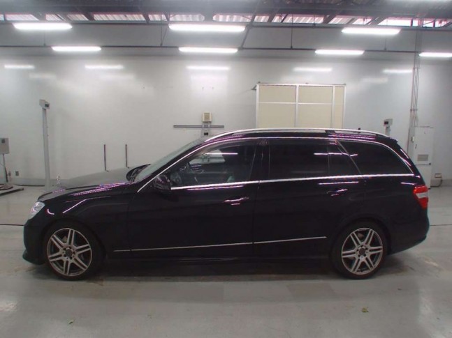 Mercedes-Benz E-Class E 250 BlueEfficiency Avantgarde 2013