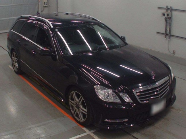 Mercedes-Benz E-Class E 250 BlueEfficiency Avantgarde 2013