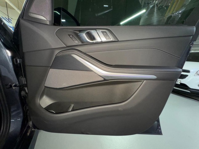 BMW X5 xDrive30d AT M Sport 4WD 2020