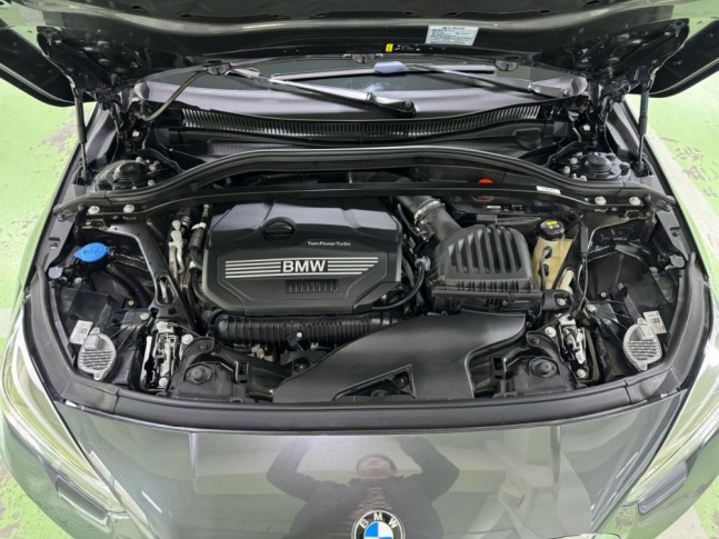 BMW 2-Series 220i AT Advantage 2021