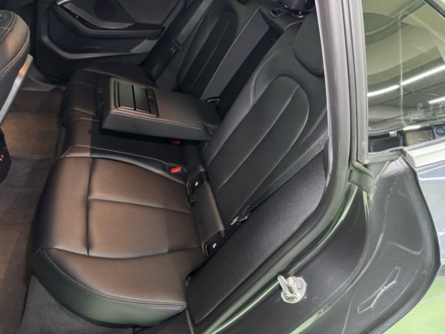 BMW 2-Series 220i AT Advantage 2021