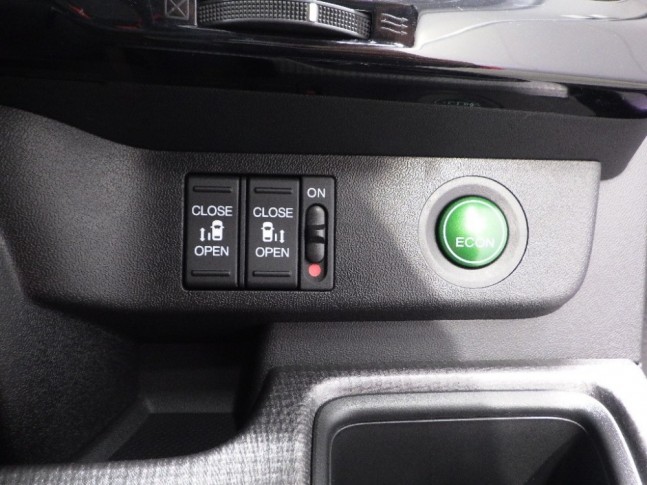 Honda Stepwgn 1.5 Spada Honda Sensing 7 seater 2020