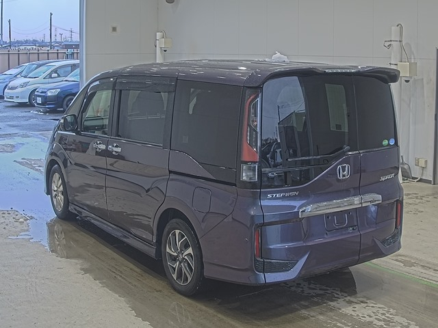 Honda Stepwgn 1.5 Spada Honda Sensing 7 seater 2015