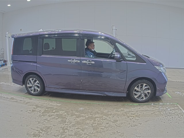 Honda Stepwgn 1.5 Spada Honda Sensing 7 seater 2015