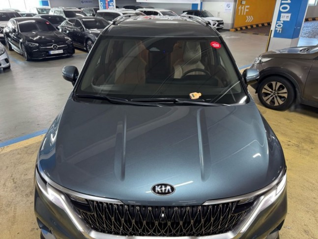 KIA Carnival 2.2 CRDi AT Noblesse 9 seats 2020