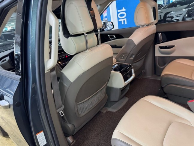 KIA Carnival 2.2 CRDi AT Noblesse 9 seats 2020