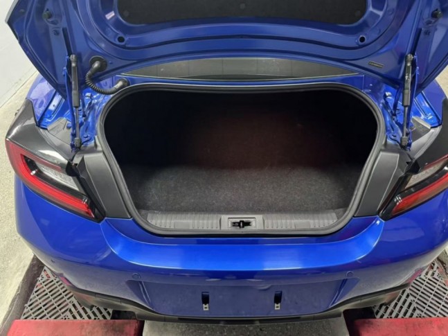 Subaru BRZ 2.4L MT 2022