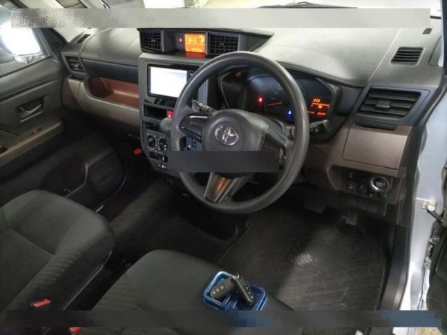 Toyota Tank 1.0 X S 4WD 2018