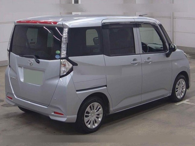 Toyota Tank 1.0 X S 4WD 2018
