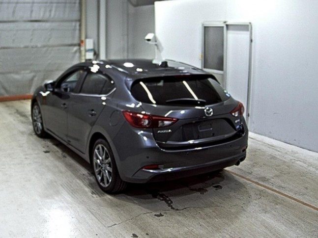 Mazda Axela 1.5 15S L Package 2018