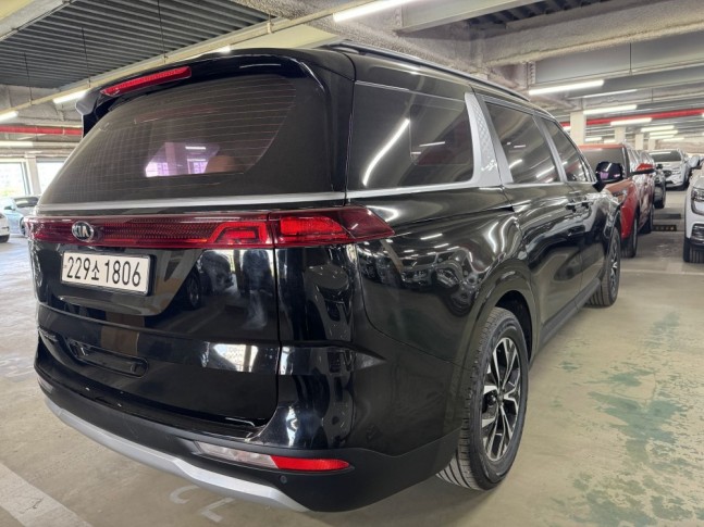 KIA Carnival 2.2 CRDi AT Prestige 8 мест 2021