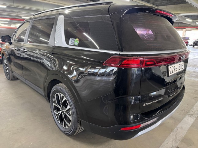 KIA Carnival 2.2 CRDi AT Prestige 8 мест 2021