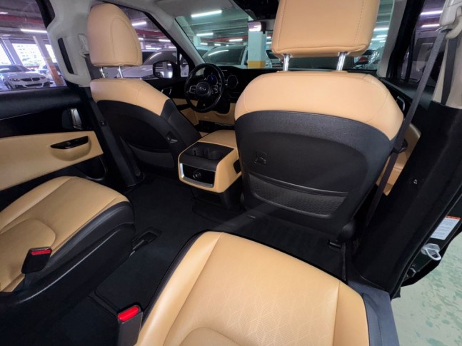 KIA Carnival 2.2 CRDi AT Prestige 8 мест 2021